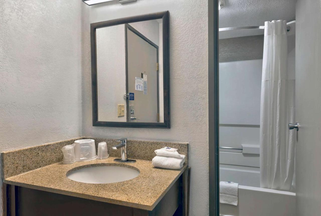 Motel 6-Oak Creek, Wi Ngoại thất bức ảnh